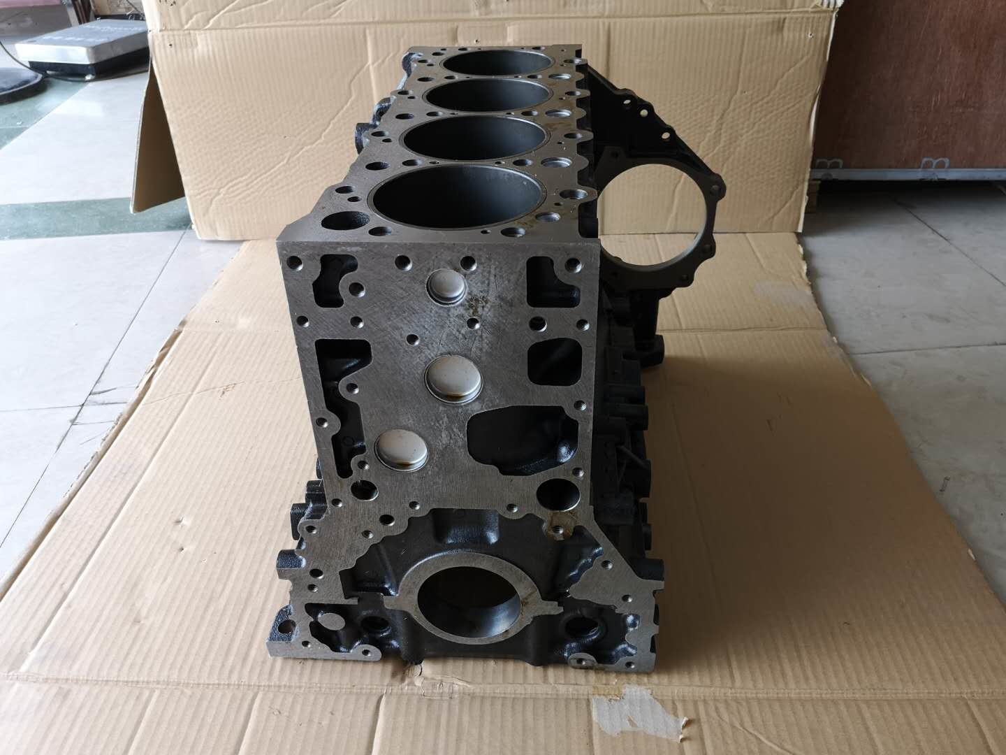 700P FTR 4HK1 Engine Block 8982045280 With Cylinder Liner