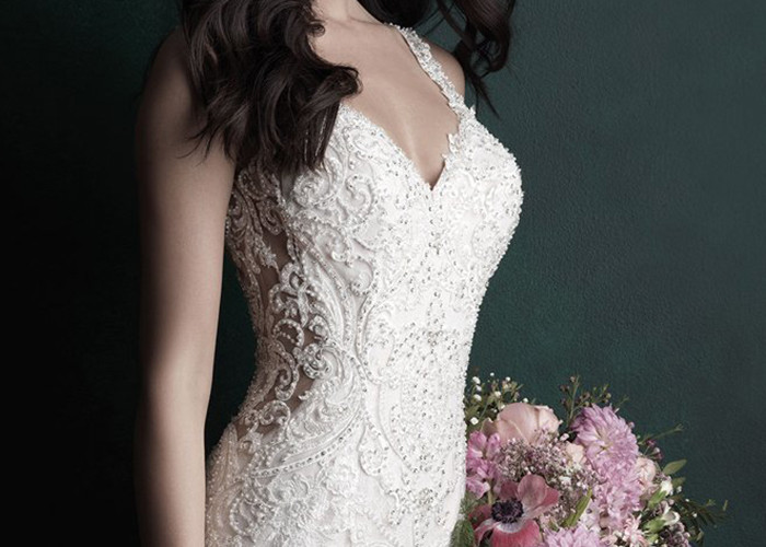 Backless Lace Mermaid Bridal Gowns Off White Sleeveless Heavy Beaded