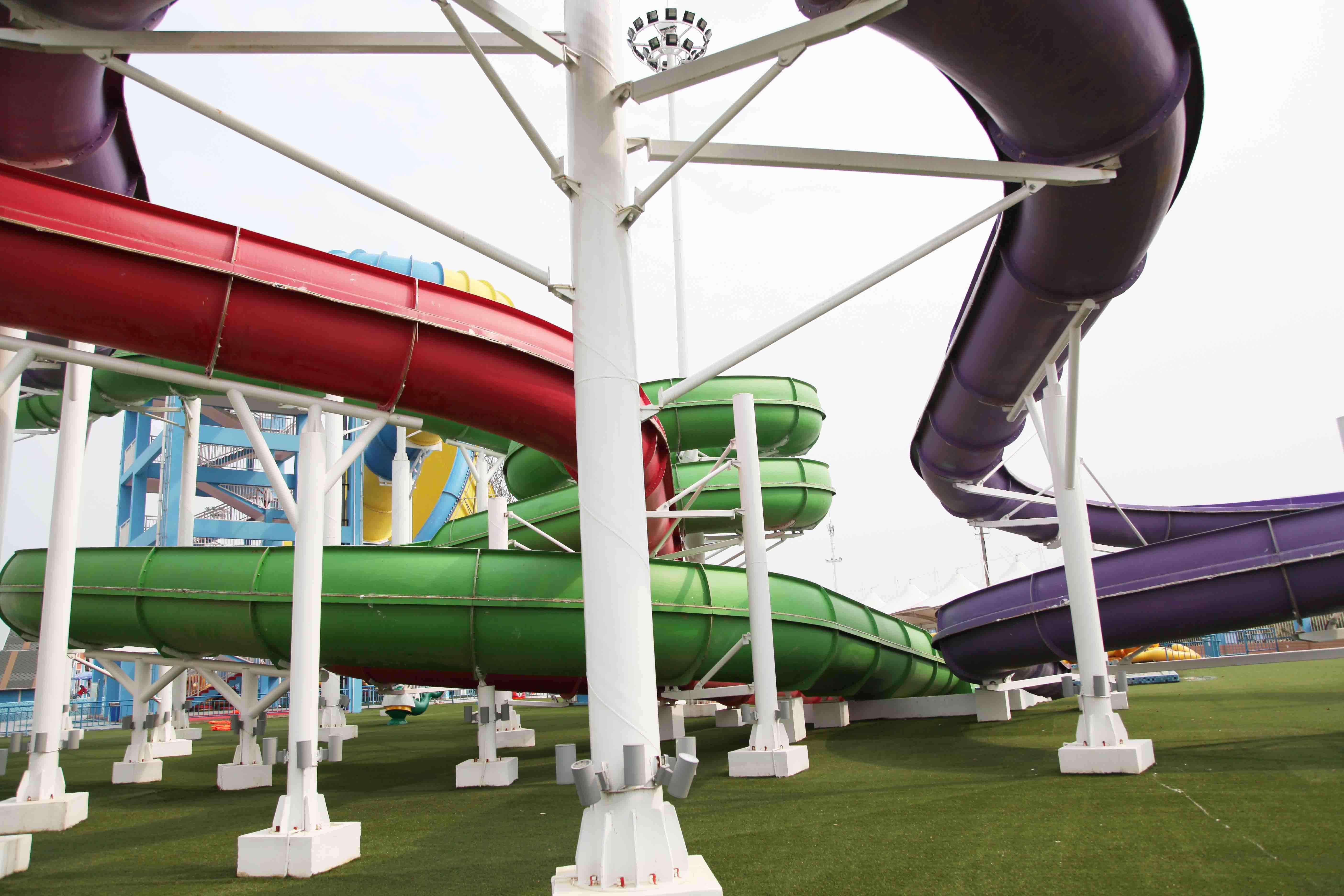 Green Big Commercial Pool Water Slides For Theme Park / Backyard Water Slides Kids