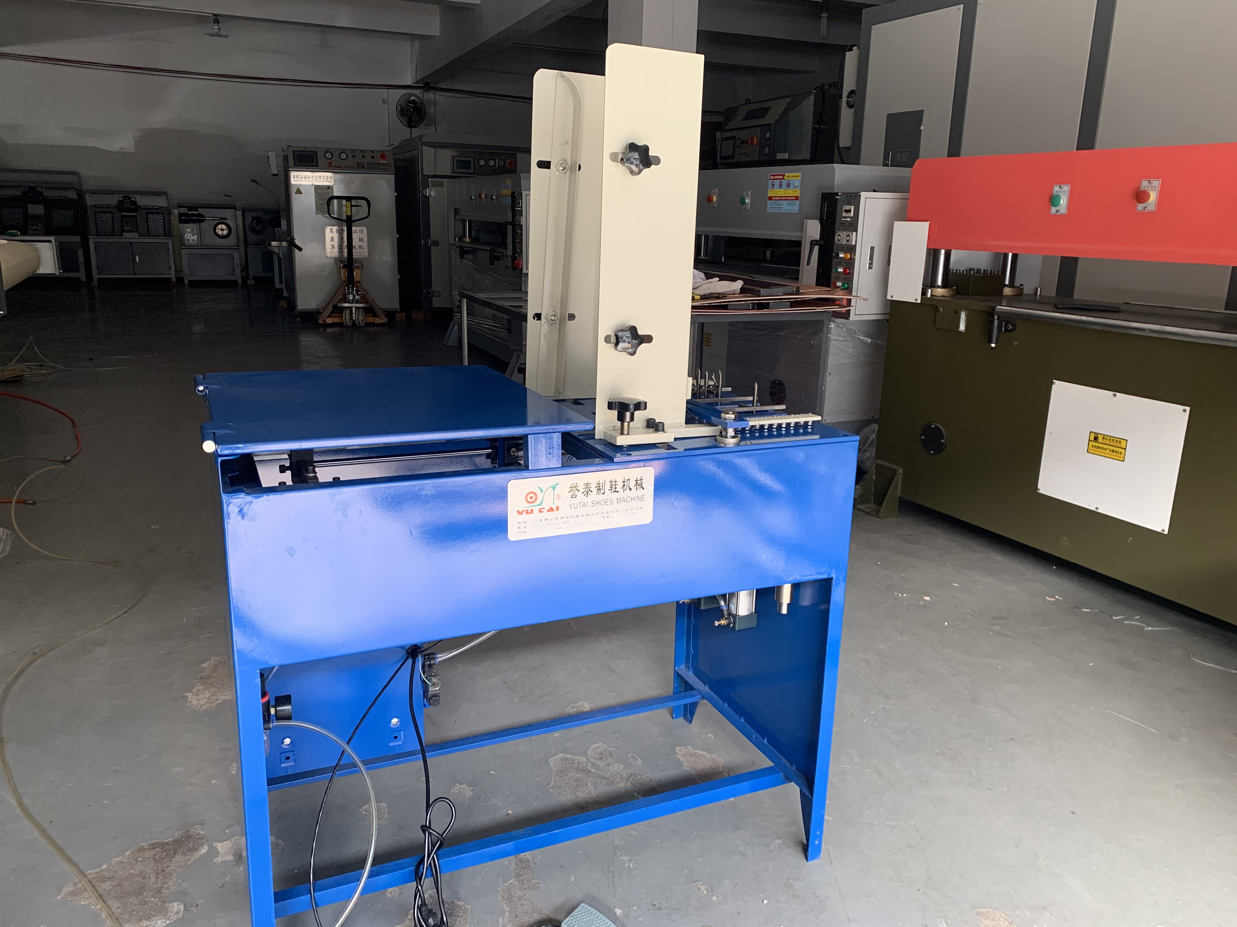 Single-Phase Flip Flop Slipper Making Machine 60Hz Easy Operation Time Saving