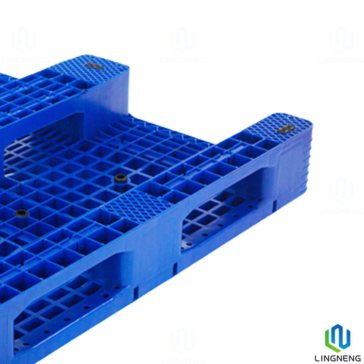 1100 X 1100 Heavy Duty Plastic Pallet Two Way Entry Euro Warehouse Plastic Forklift Pallets