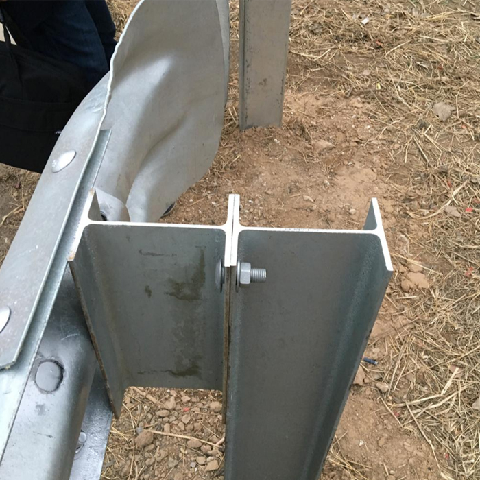 Outdoor Security Hot Dipped Galvanized W Beam Guardrail with Steel H Post and Spacer