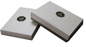 China 350gms Cardboard Keepsake Gift Box Matt Lamination Foil Stamped Folded Type For Garments on sale