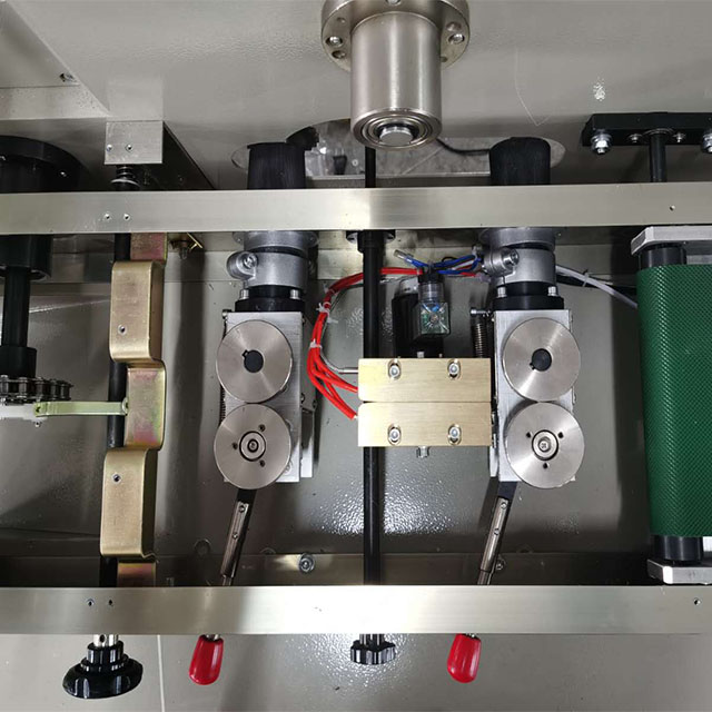 ODM Commercial Shrink Wrap Machine 100bags/min Sanitary Napkin Packing