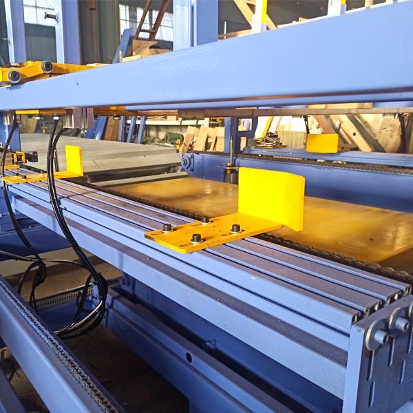 Automatic 4 Way Entry Pallet Nailer Machine For Stringer Pallet