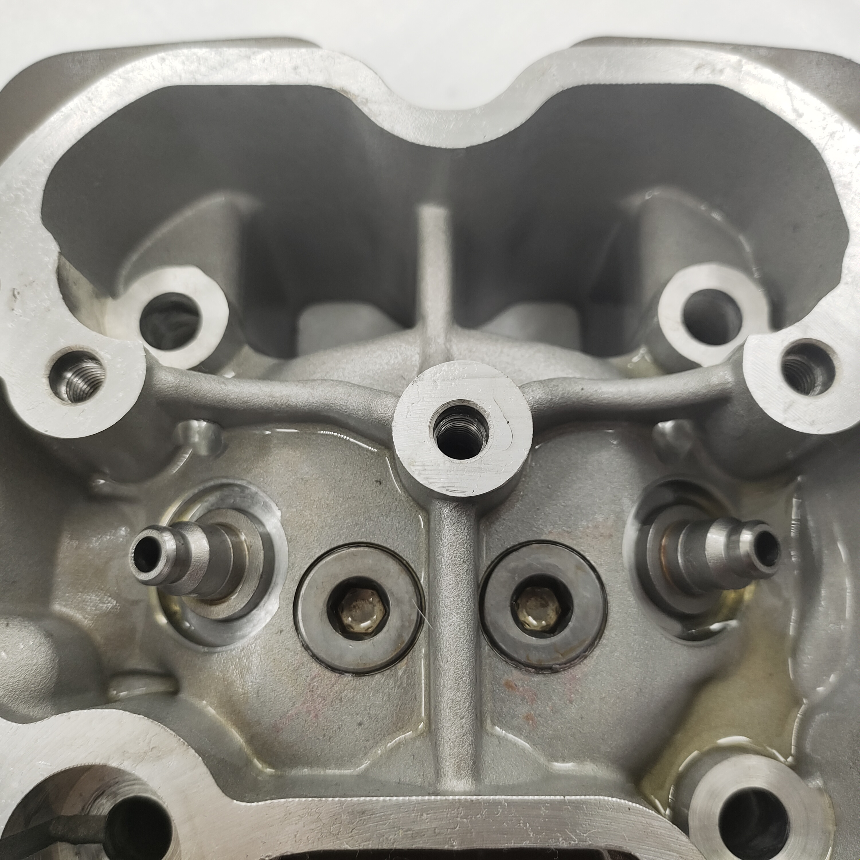 Motorcycle Engine Parts Cylinder Head Block Kit CG150 Box Sets made of Iron Material