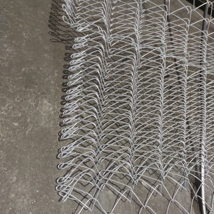 3mm wire diamond wire fencing cyclone wire 50x50mm 60x60mm mesh size chain link mesh fence