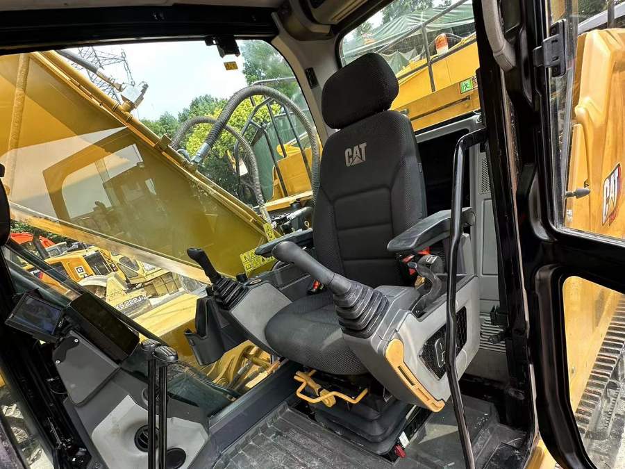 Cat 320GC Excavator Cab