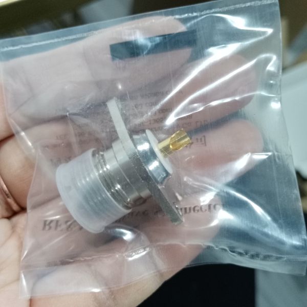 24-Pin Threaded Locking Vibration Resistant Female Socket Circular Connector 2PM27K24QB2