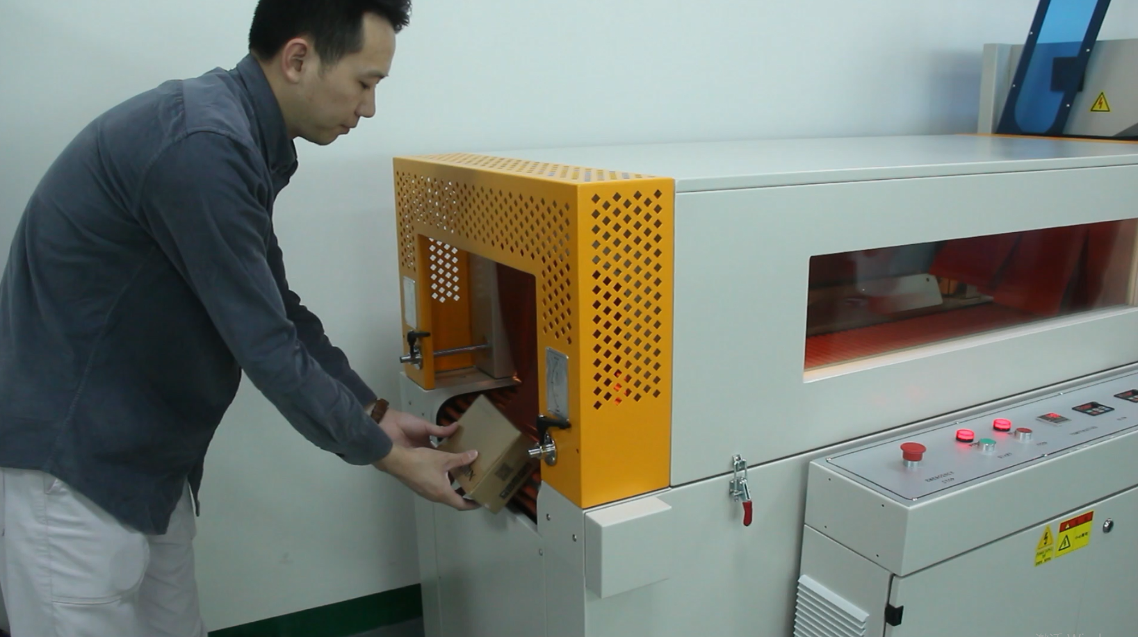 Automatic bottle shrink wrap packing machine PVC Film Heat Tunnel Shrink Wrapping Machine for water bottles aluminum cans