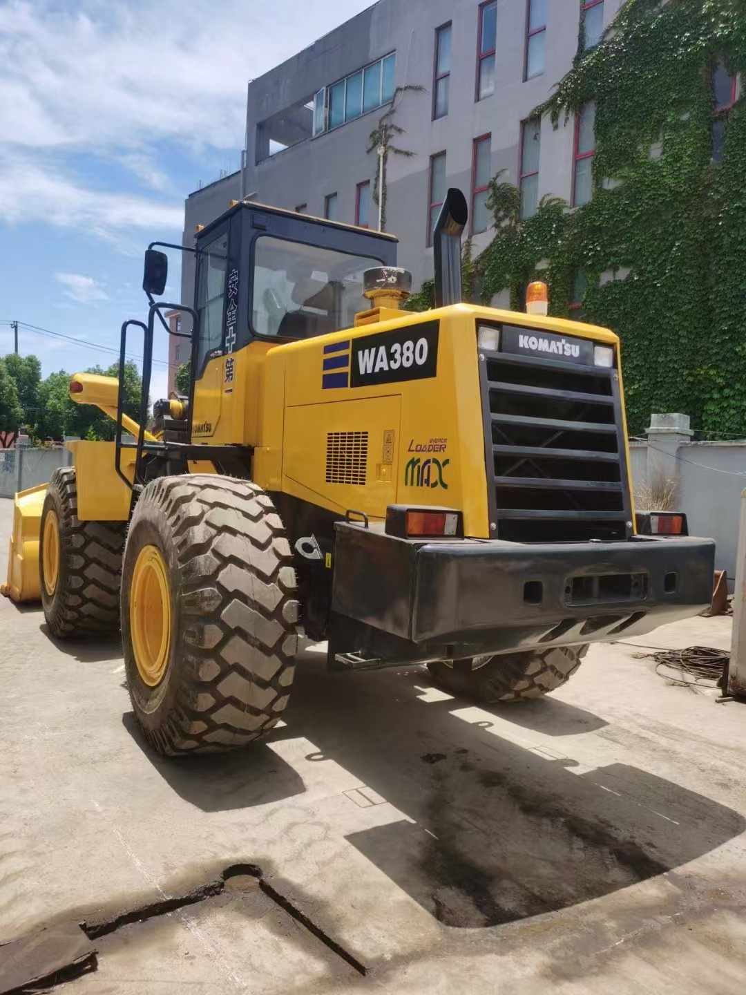 High Quality Japanese Second-hand Komatsu WA380-3 Loader For Sale At A Low Price