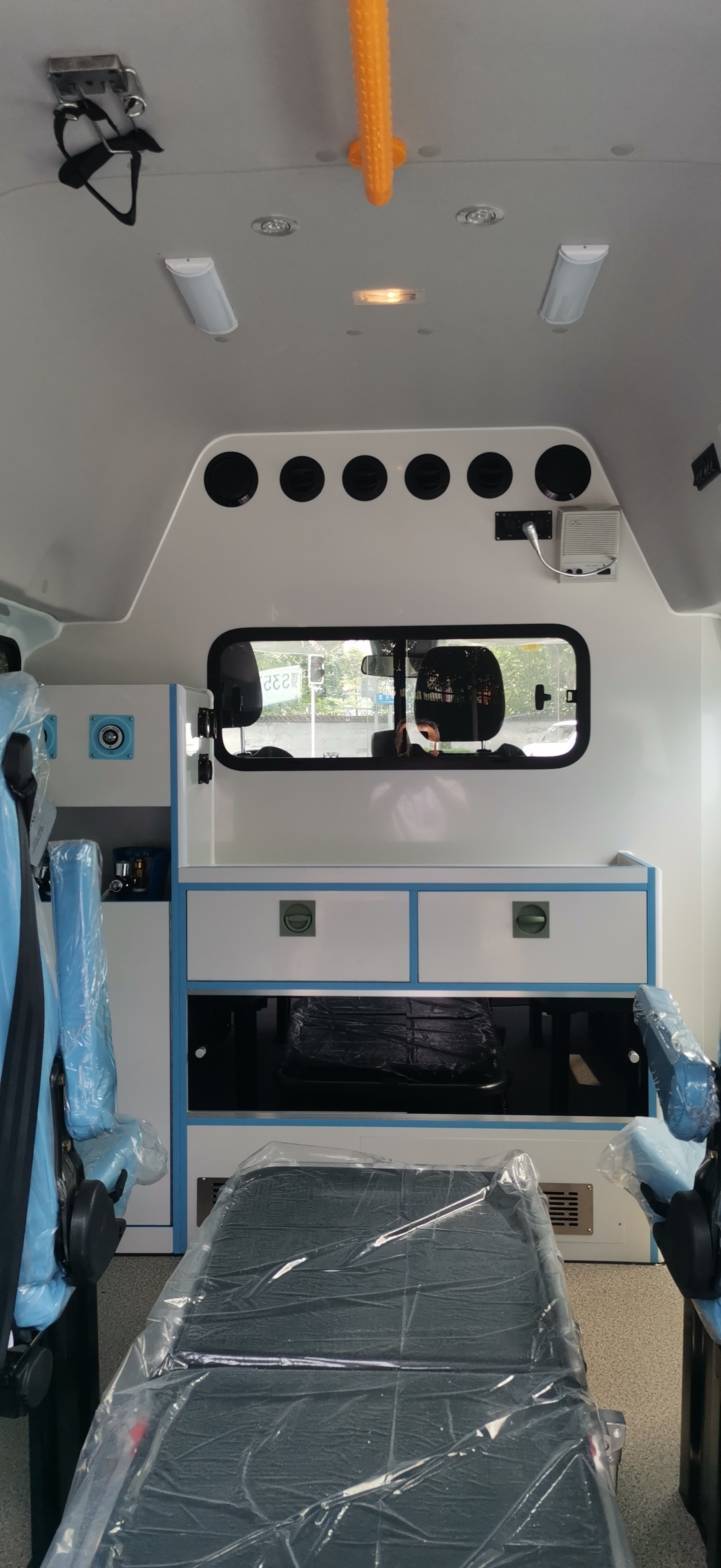 Ford Transit Medical Emergency Ambulance 162HP 5 Speed