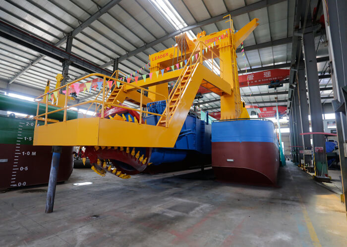 Professional Channel Dredging Equipment Dual Pump Dual Engine Design