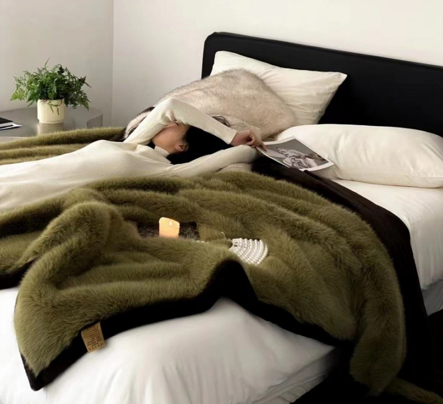 Winter Season Oversized Blanket Wearable Hoodie with Thick Flannel and Giant Pocket