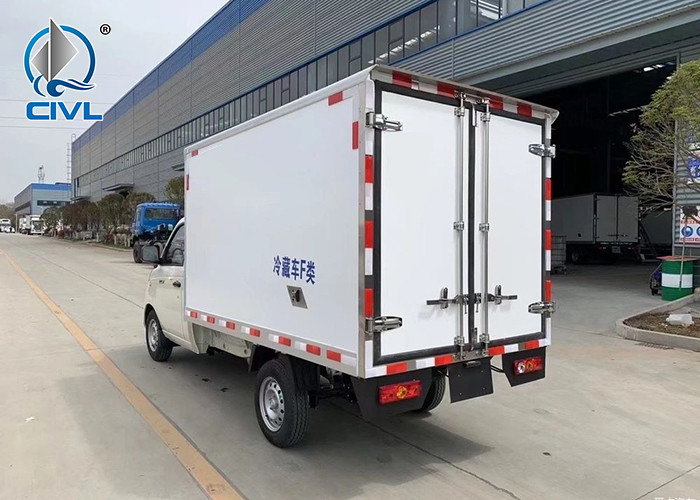 0.5-1.5 Tons Refrigerated Truck 2.8m Cooler Vehicle Refrigerated Light Trucks 115hp Engine Reefer Container