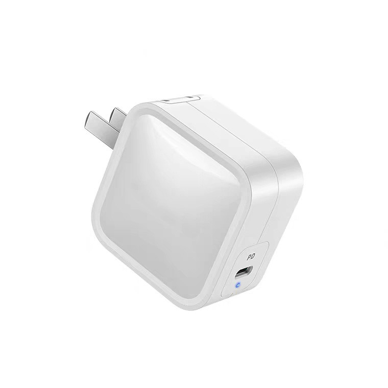 Fast Charging Usb Type C Charger Adapter , 100V AC 60HZ Portable Iphone Charger