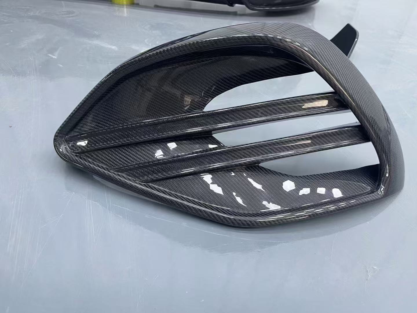 For Mercedes EQE Carbon Fiber Body Kit EQE Upgrade BS Style Carbon Fiber Front Lip Diffuser Spoiler Body Kit