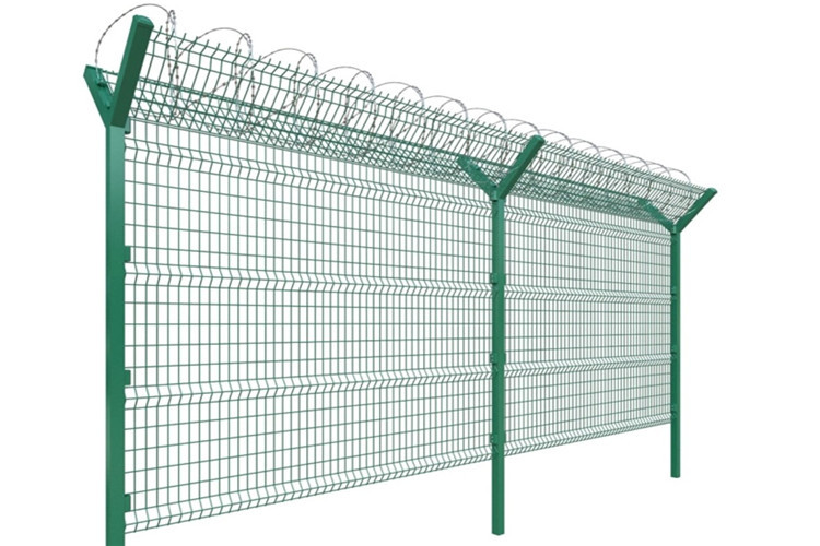 BTO-22 Razor Wire High Security Curved Welded Wire Mesh Fencing Square Fence Post