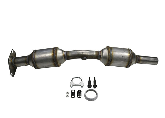 Front Prius 1.5L Toyota Catalytic Converter 2004 2005 2006 2007 2008