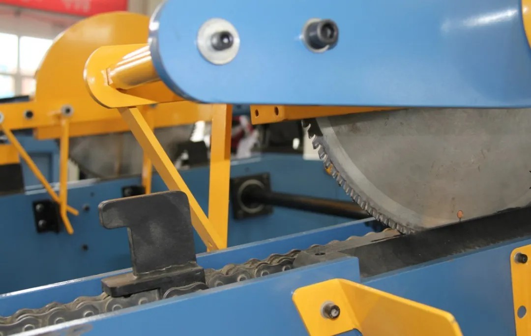 Professional Wood Pallet Making Machine Automatic Double End Trim Cross Cut Saw