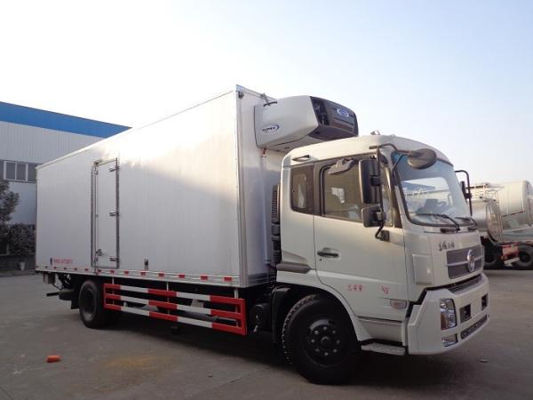 Dongfeng 10 Ton Refrigerated Truck , -15 ℃ Refrigerated Delivery Truck With Rear