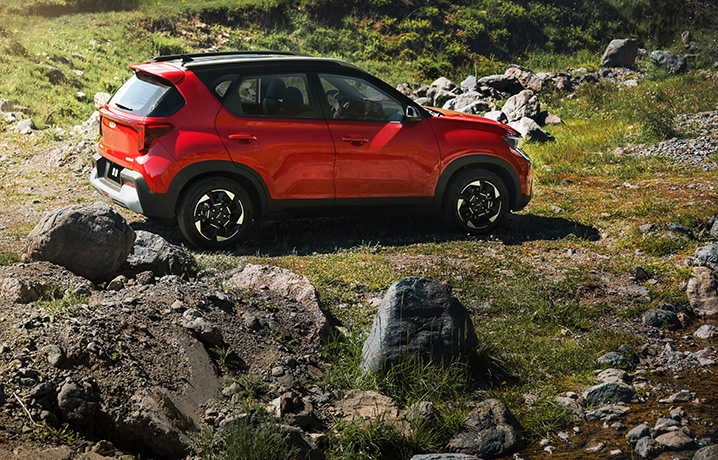 Euro VI Emission Standard Sonet Car Manufactured Small SUV with 5 Seats and Automatic Gear Box