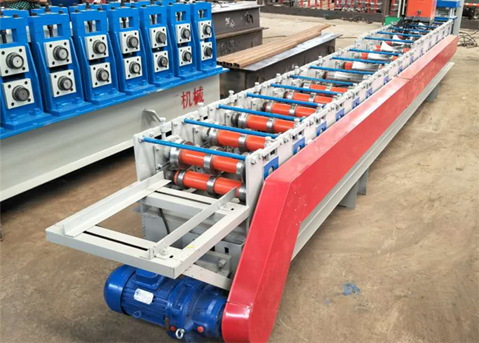 Industrial Ridge Cap Roll Forming Machine , Roofing Sheet Roll Forming Machine