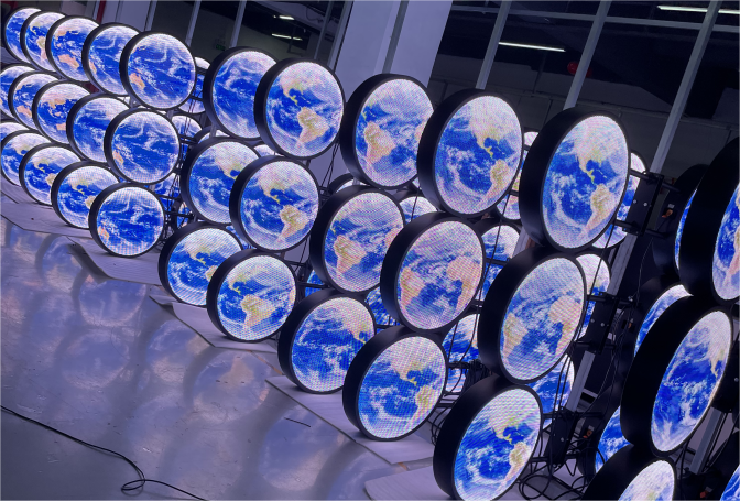Double-Sided Waterproof P4 LED Display Outdoor Circular LED Screen
