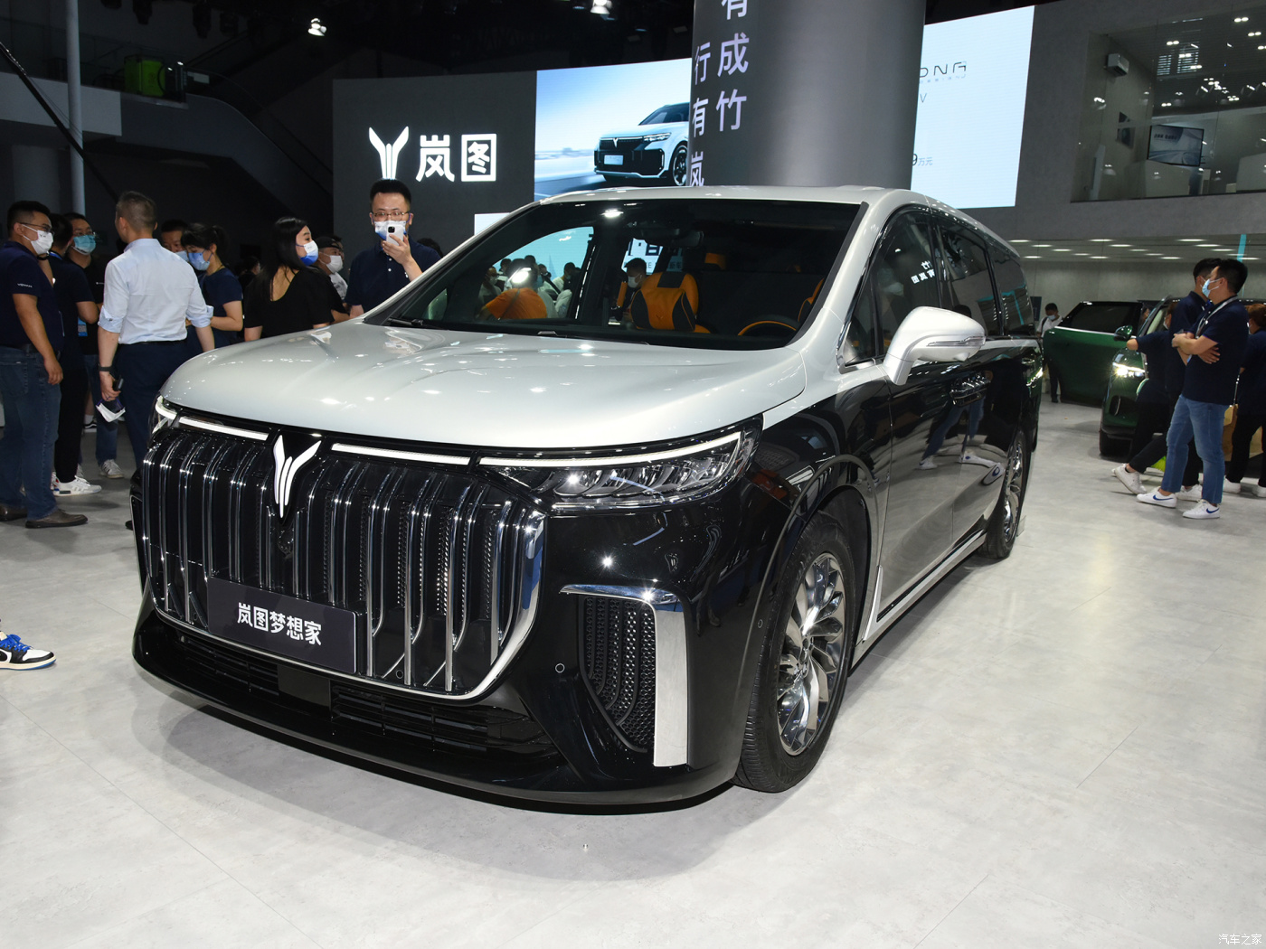 2024 Voyah Free Dreamer Left Hand Luxury Leather MPV EV Maximum Torque 620Nm Fuel Pure Electric Automotive Battery Automobile