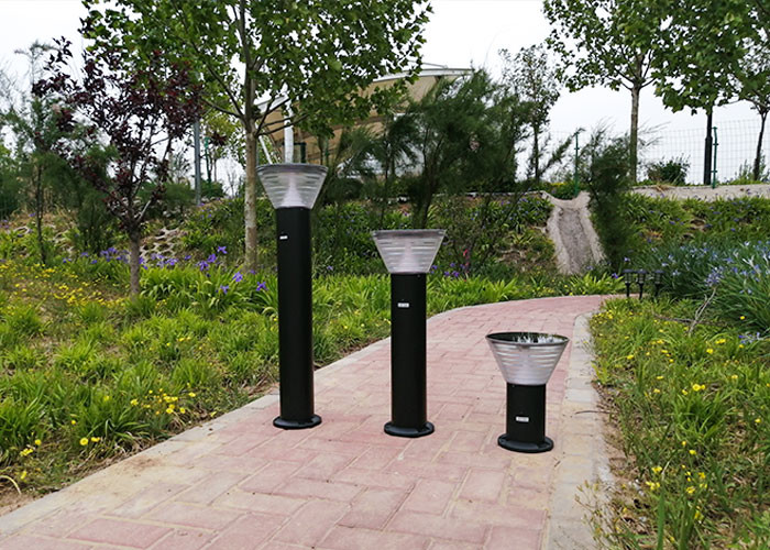 Energy Conservation Solar Lawn Lights 3200AH 6400mAH 30cm 60cm 80cm Height