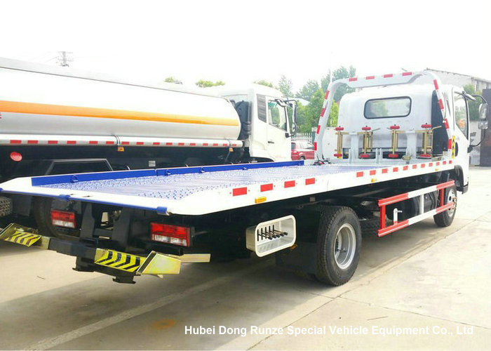 FAW 3 Ton Road Wrecker Tow Truck / Transporter Recovery Truck With Crane EURO 5