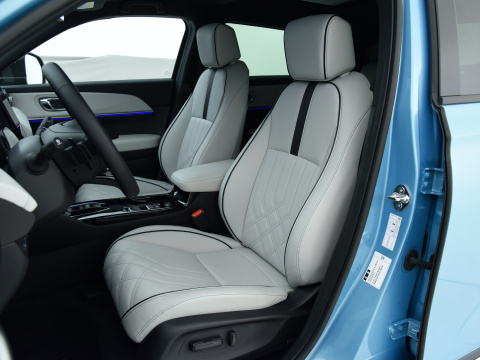Blue Color SUV EV Cars Power 150kw With Ternary Lithium Battery