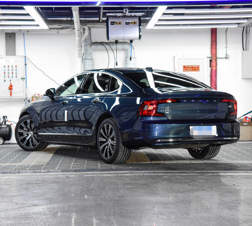 Gasoline Plus 48V 2023 VOLVO S90 B5 2.0T 250HP Luxury Version Left Hand SUV