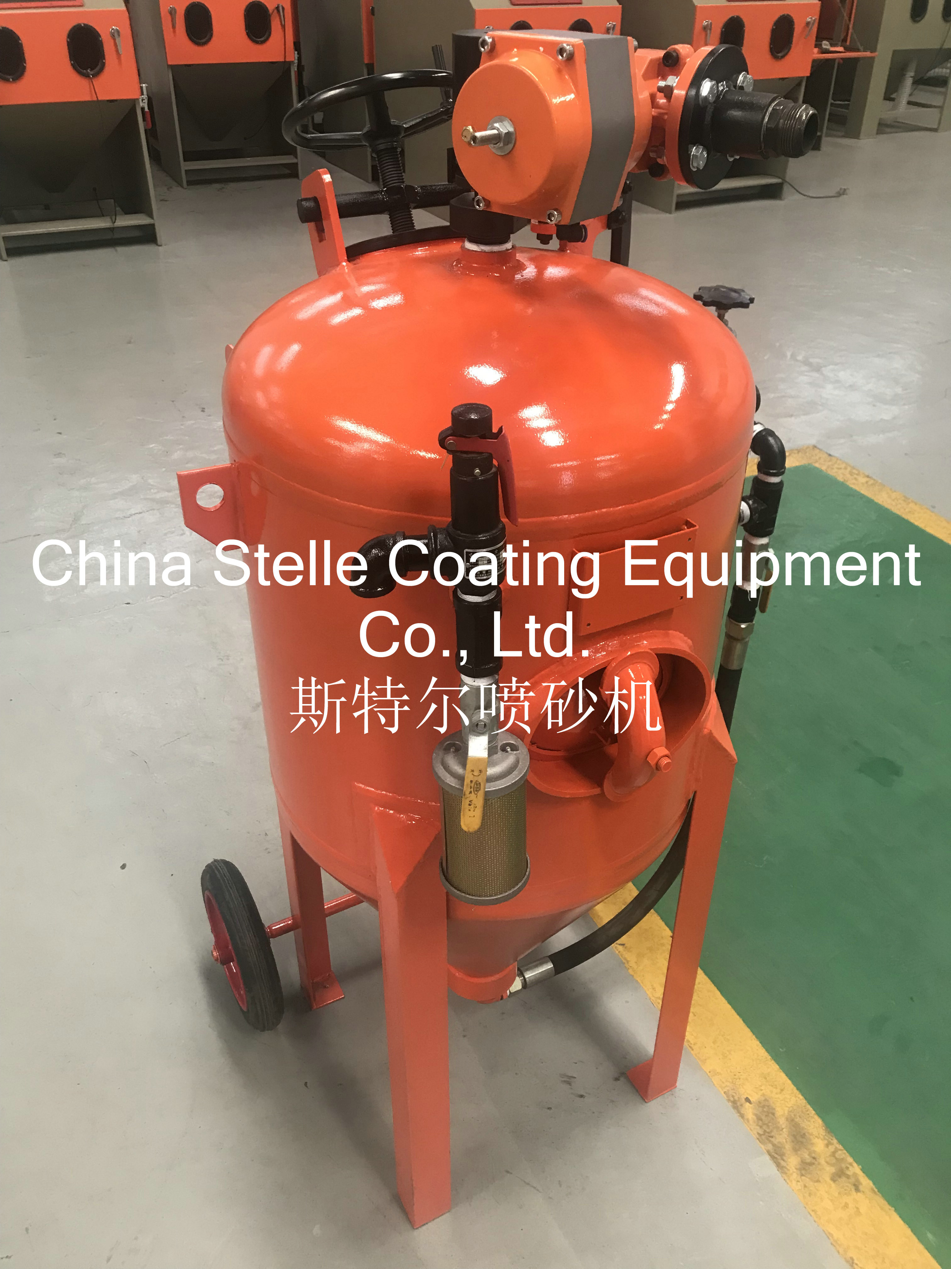 Refineries Cleaning Dustless Sandblasting Machine / Wet Sandblasting Equipment