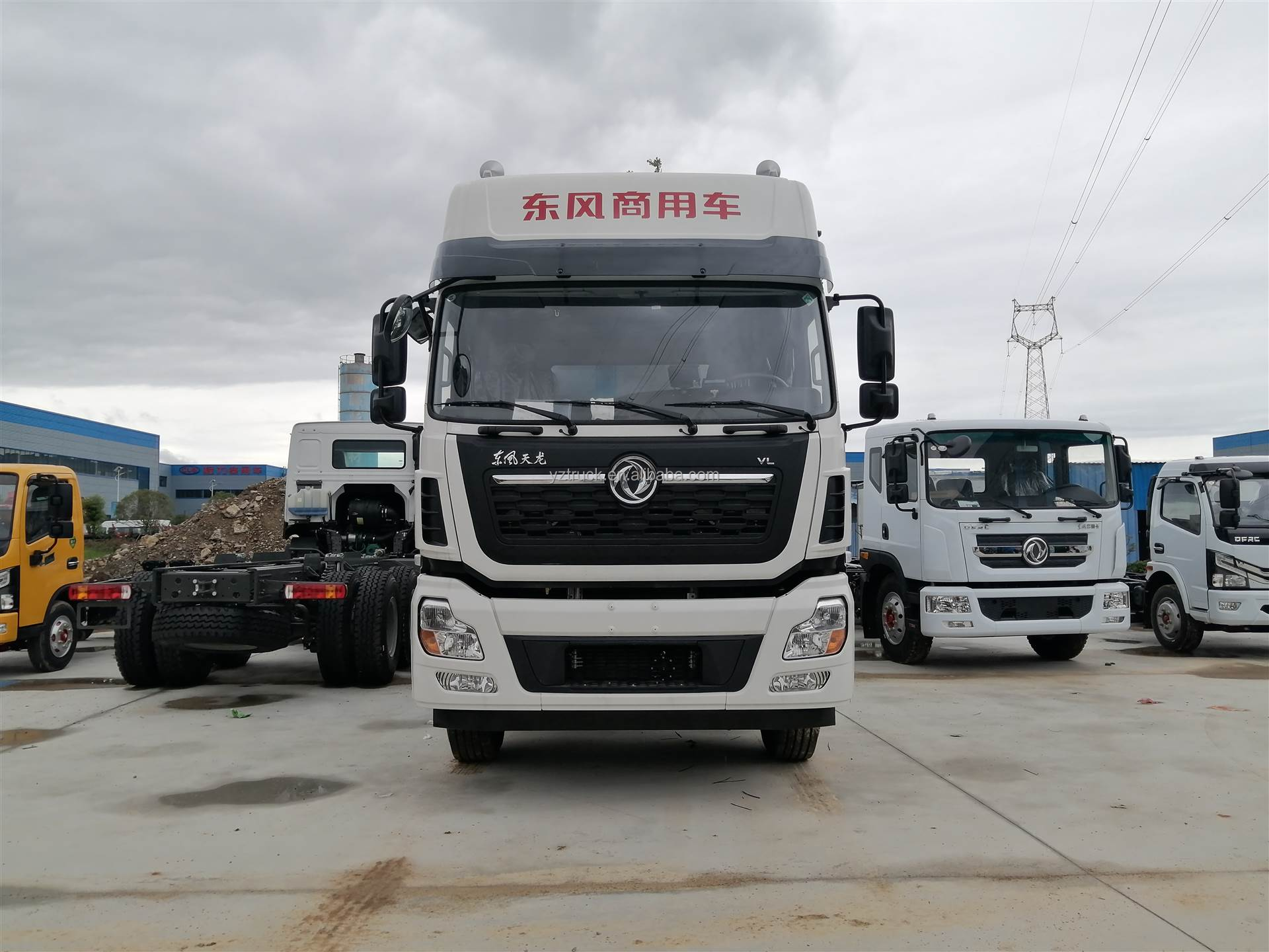 Dongfeng KL 300HP Refrigeration and Cargo Truck with Fast Automatic Camera 6 Tire 11-20T Van
