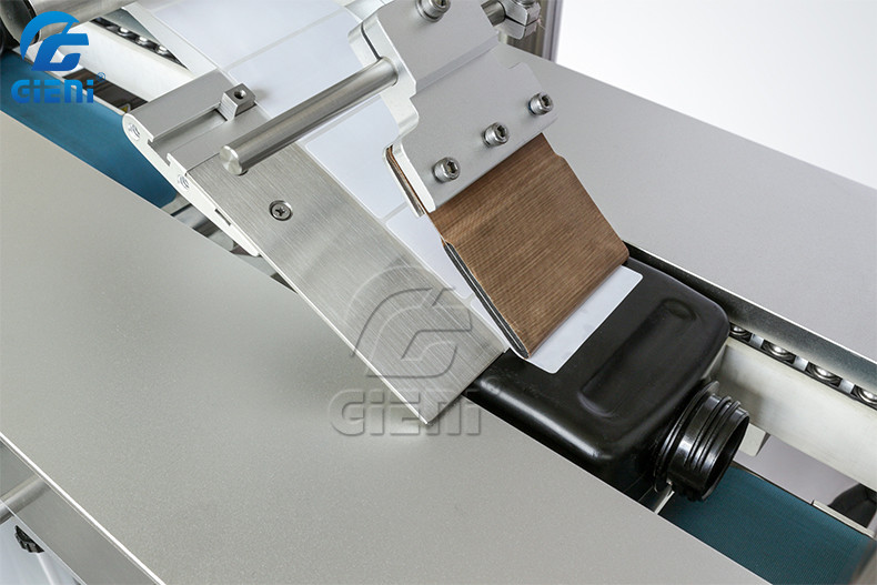SUS304 Automatic Round Bottle Two Side Labeling Machine Side Editing