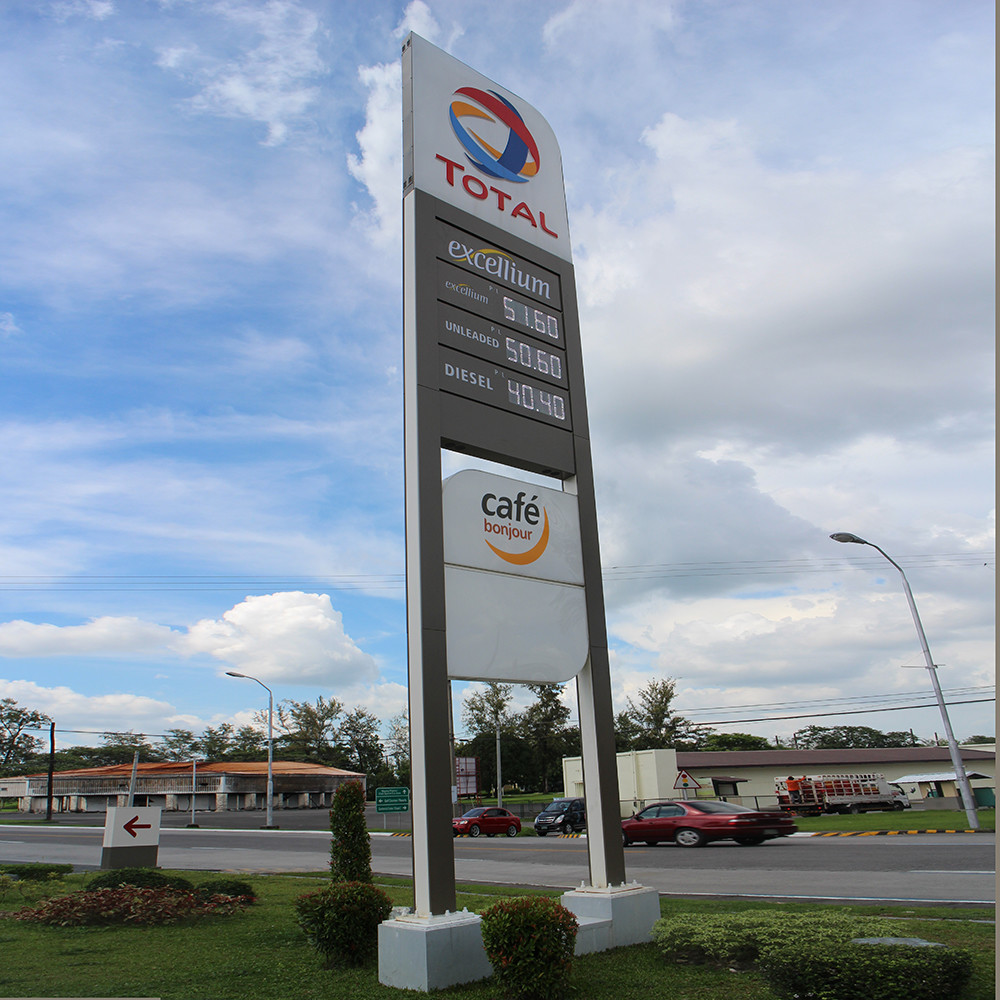 Gas Station Digital Pylon Sign Illuminated 8500mm Provide Soft Copy Initially