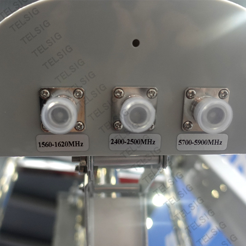 High Gain Two Way Radio Base Station Antenna 800 - 2600MHZ Frequency Optimized Size