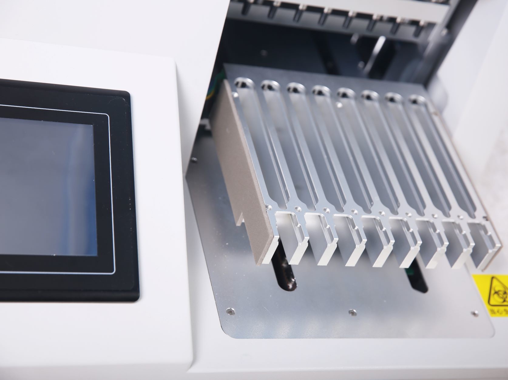 8 Channel 15min Chemiluminescence Immunoassay Machine POCT Analyzer