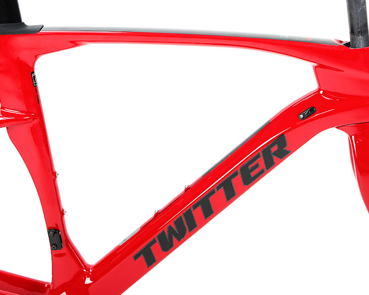 Durable T900 Carbon Road Bike Frame Lightweight Smooth With Disc Brake Inner Cable