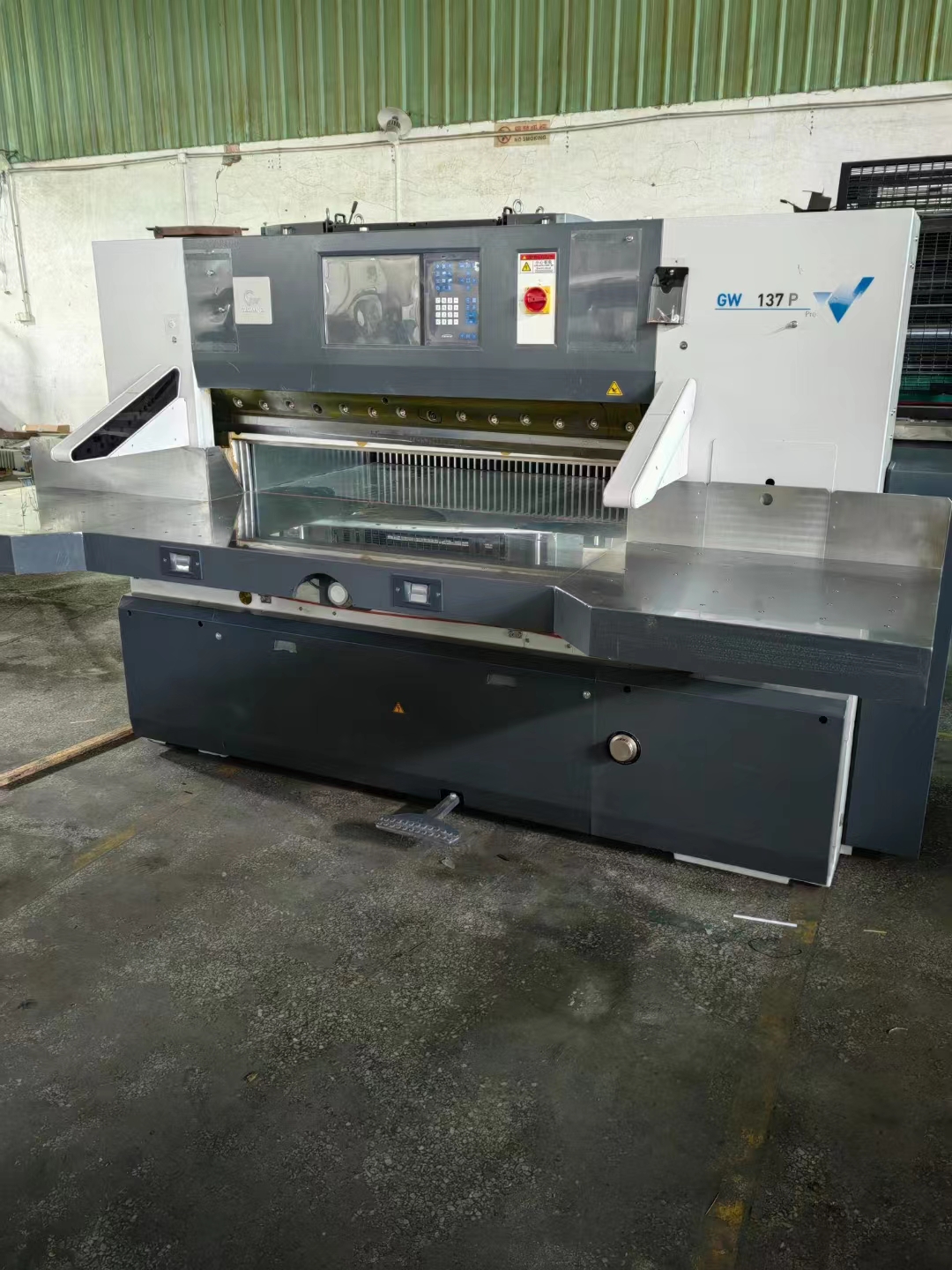 Precision 4000 KG Hydraulic Computerized Paper Cutter Guillotine Machine Voltage 220v