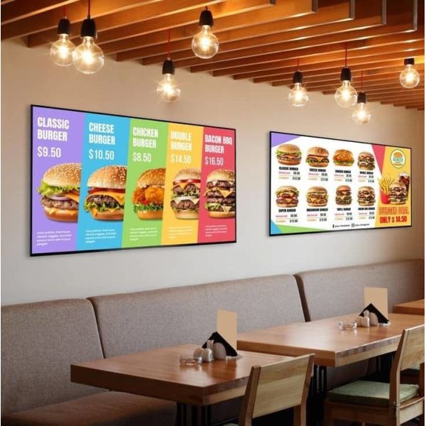 32 inch Wall Mounted Digital Signage 450nits Android System 1080P