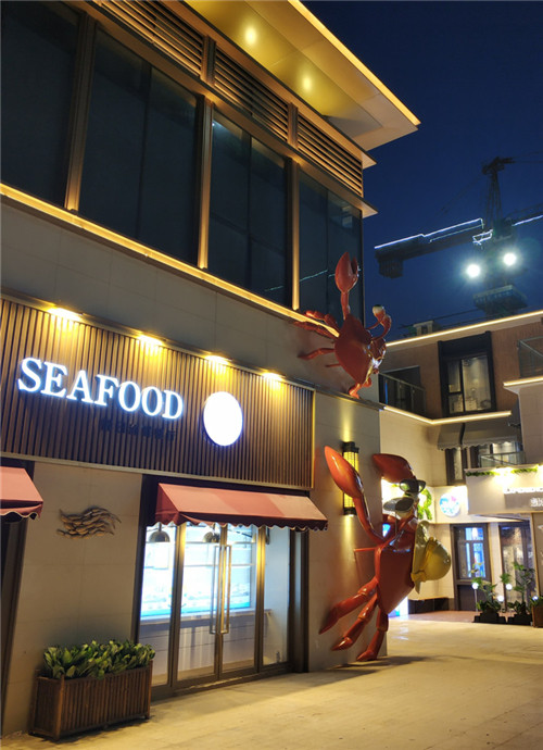 Iron Decorative Metal Sculpture Wall Mounted Giant Crab Statue For Restaurant