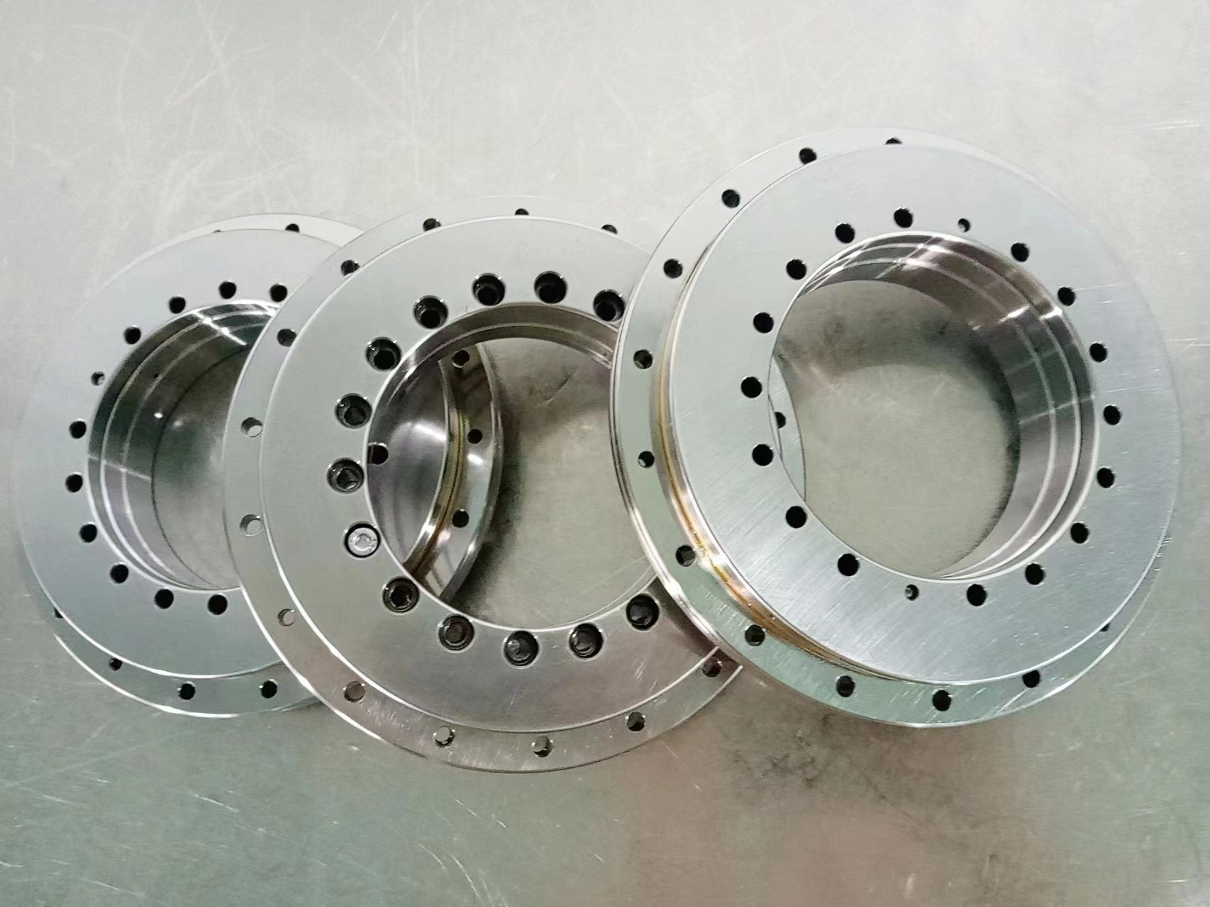 High precision turnable bearing YRT serires and cross roller bearing for sale