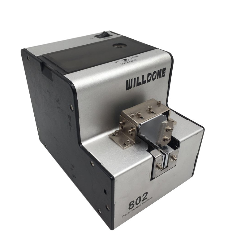 AC 110V Portable Automatic Screw Feeder 6W Power Silver Color For 20mm Screw Length