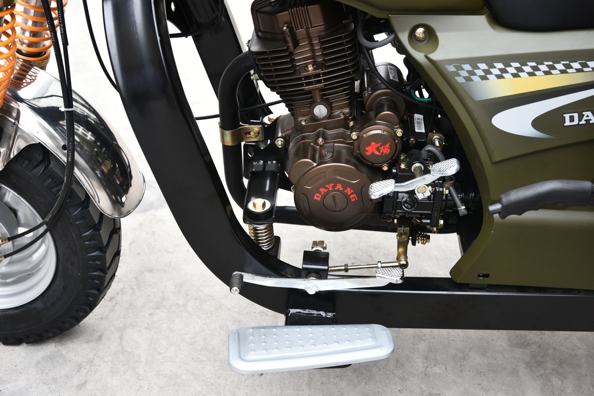 150cc Engine Classical and Light Loading Truck Cargo Tricycle with Hydraulic Rear Brake
