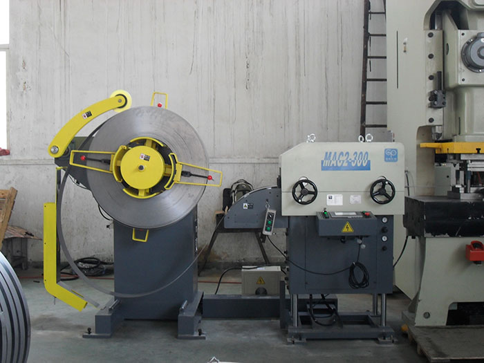 NC servo feeder