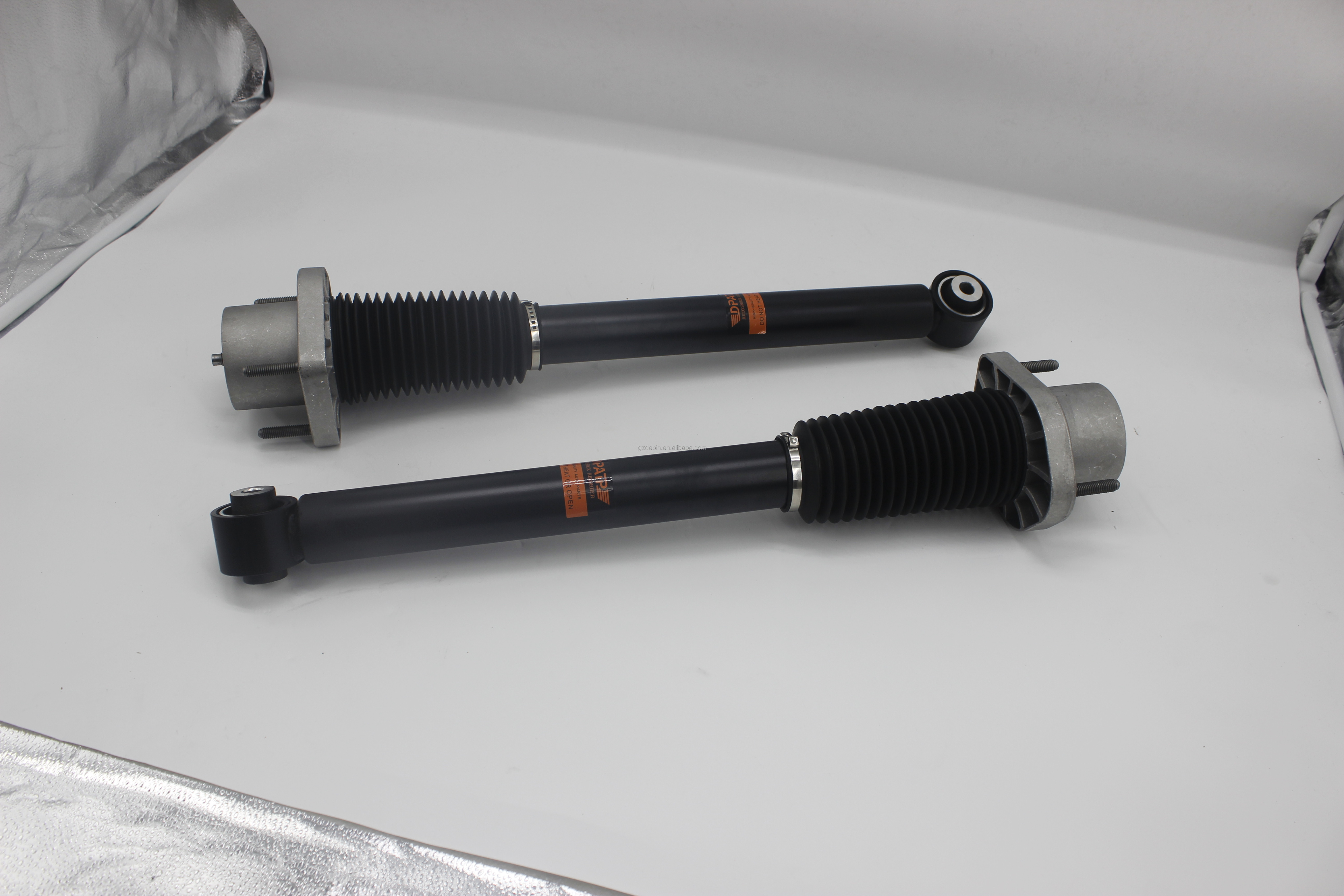 Rear Air Suspension Shock LR045269 LR045270 LR047132 LR047323 LR105979 LR047324 LR047323 LR034265 for Range Rover