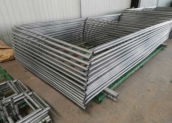Rust Resistant 6ftx10ft Chain Link Construction Fence 60g/M2 Galvanized