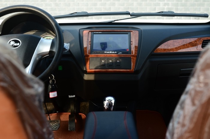 Long Range Four Passengers Small Electric Cars For Adults CE Approval